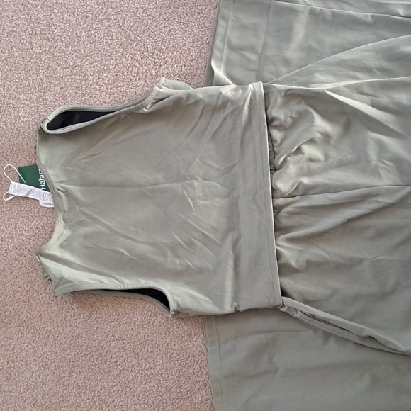 MEDIUM    HALARA V NECK EASY PEEZY RUCHED JUMPSUIT - Picture 8 of 10